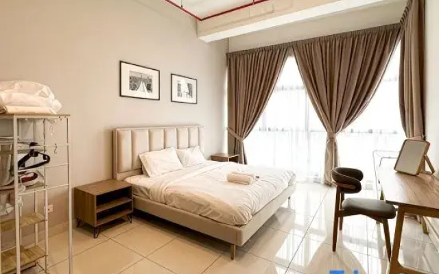 KL35 Studio @ 3 Towers/Jln Ampang (3pax)