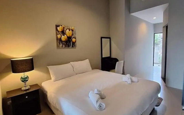 The Green Plaza Hotel