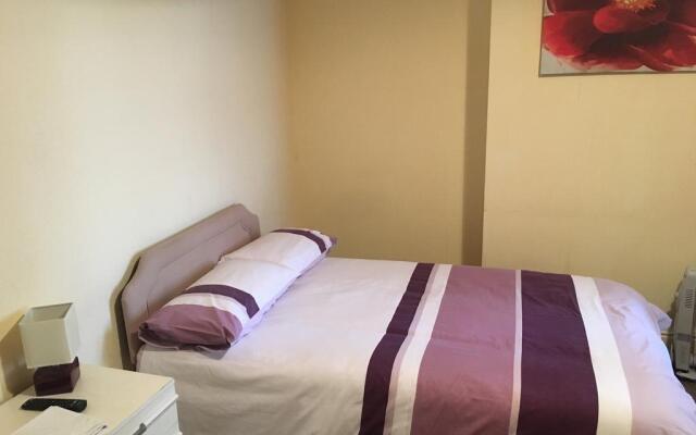 Crossways Hotel