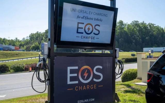 Days Inn & Suites By Wyndham Commerce