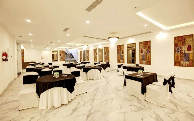 Saltstayz Select - Huda City Center