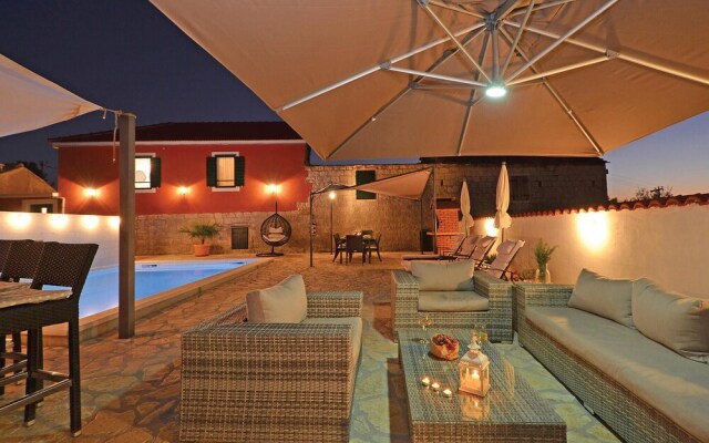 Beautiful Home in Zedno With Wifi and 4 Bedrooms