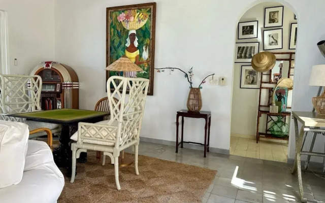 Shangri-La Serenity: Beach Villa With Views