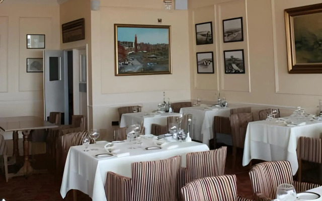 Pier Hotel