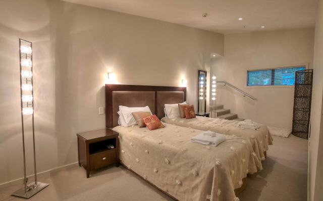 Shotover Penthouse & Spa by Staysouth