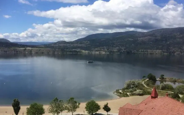 Poplar Point Lakeview Home