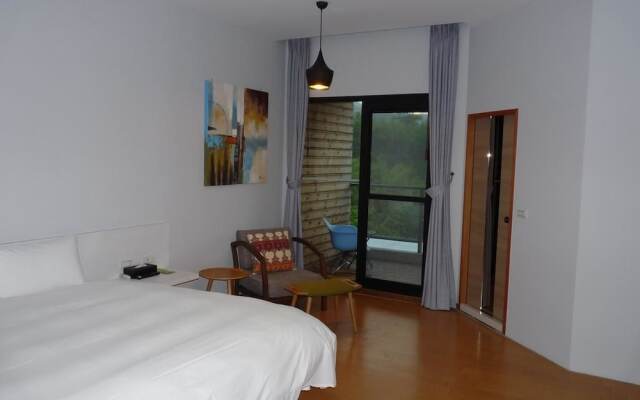 Xi Tou in Sunny Day Inn