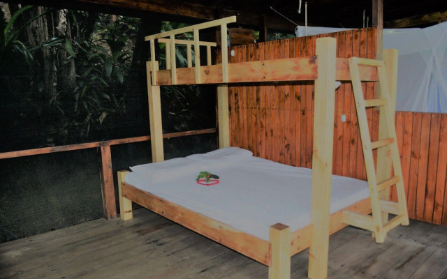 The Lookout Inn Lodge