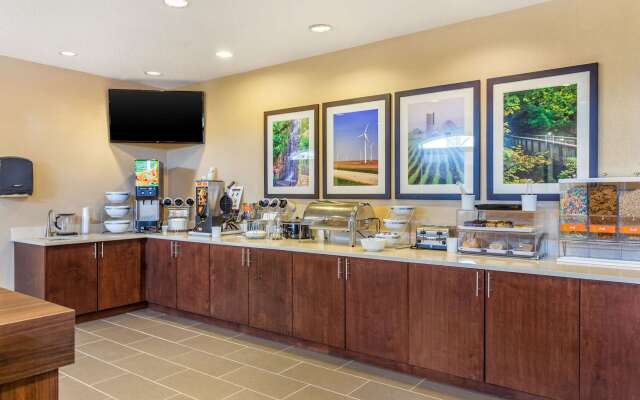 Comfort Inn DeKalb - University Area