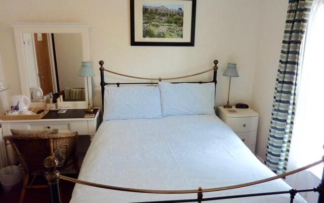 Derrin Guest House