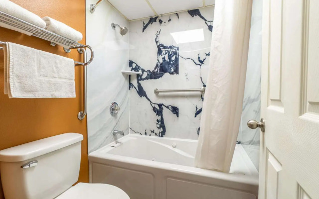 Quality Inn & Suites Corinth West