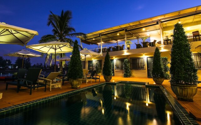 Phuket Boat Quay - Boutique Guest House