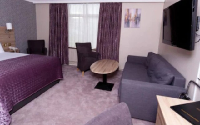 Treacys West County Hotel Ennis