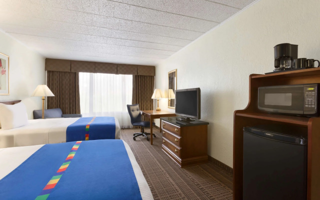 Park Inn by Radisson Sharon