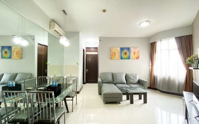 Homey 2Br Apartment Crown Court Executive Condominium