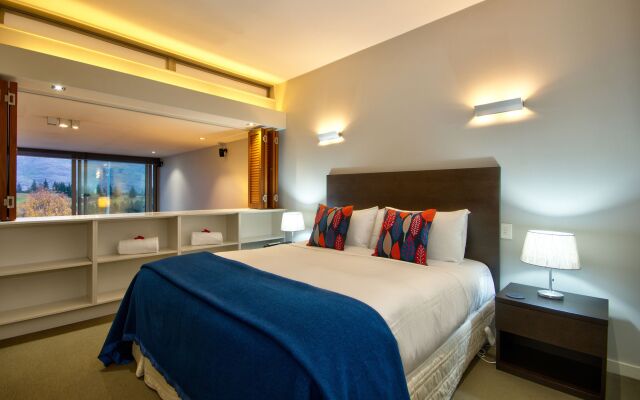 Private Apartment at Pounamu 203