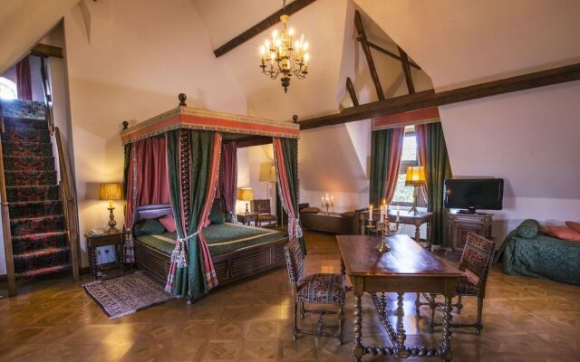 Château De La Colaissière