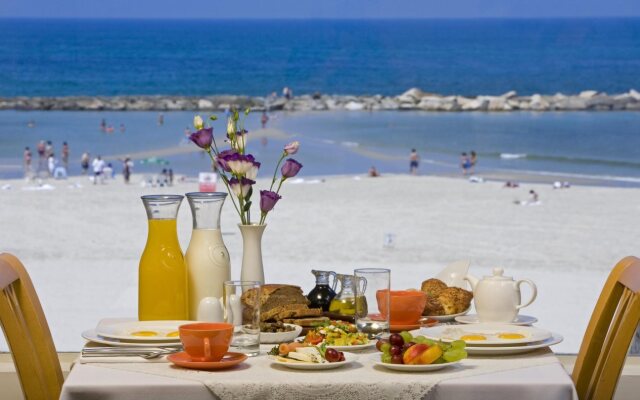 Renaissance Tel Aviv