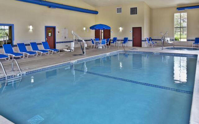 Holiday Inn Express Hotel & Suites Woodhaven by IHG