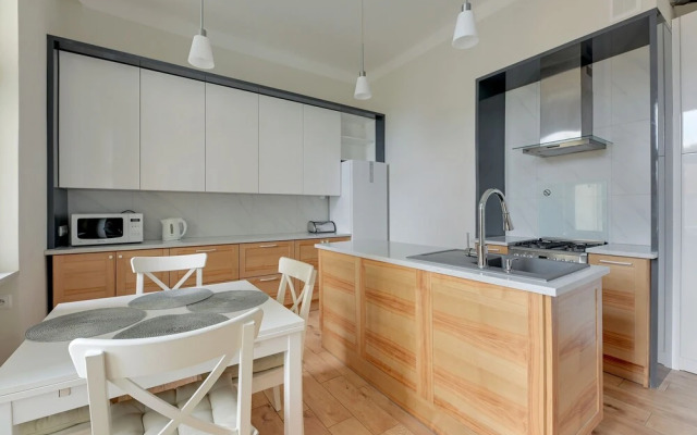 Grand Apartments