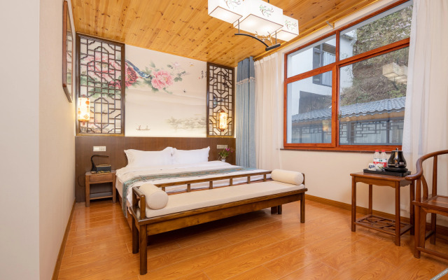Floral Hotel·Huiyuan Residential Accommodation (Tianzhu Mountain Scenic Area Store)