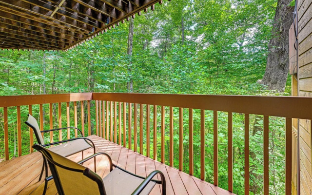 1 Mi to Fairfield Lake: Serene Sapphire Retreat