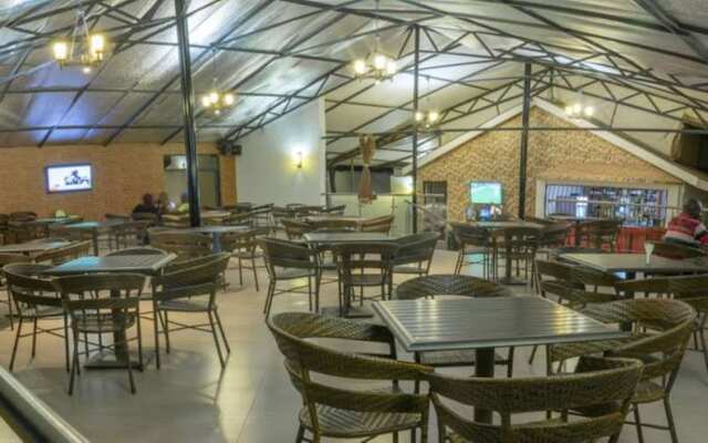 Distinctions Gardens Guest House