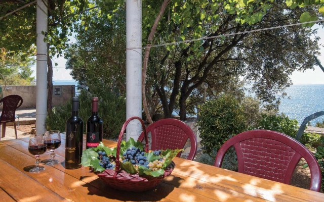 Nice Home in Potomje With Wifi and 3 Bedrooms