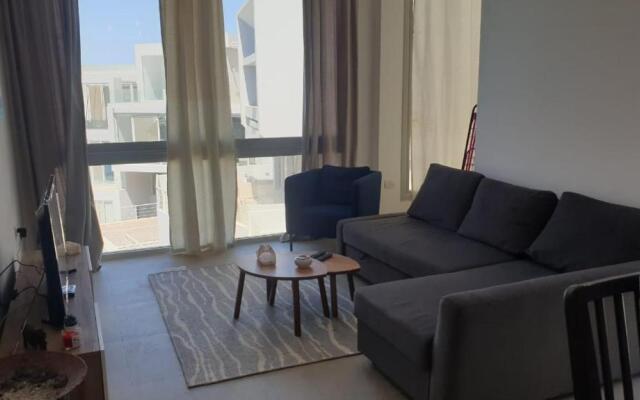 Brilliant 1 bedroom with a full roof in Gouna