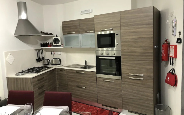 Sea View 2 Bed Apartment Close to Beach