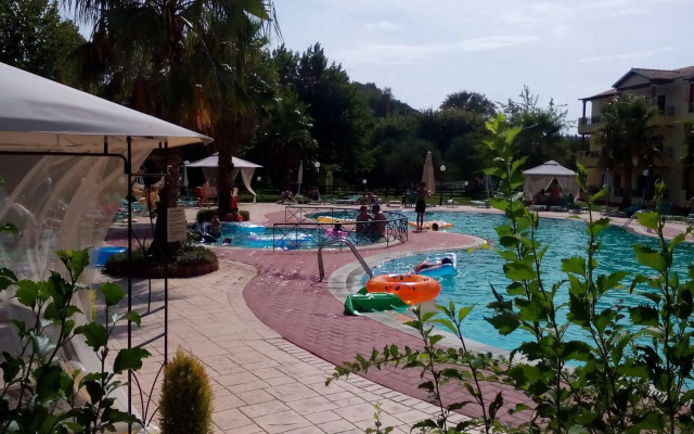 Damia Hotel & Apartments
