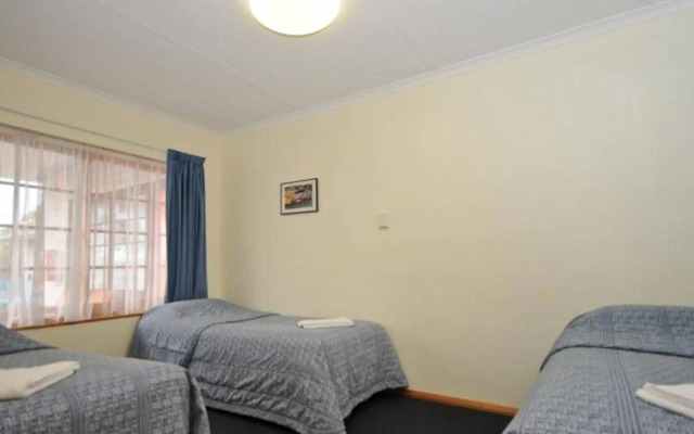 Martin Cash Motel