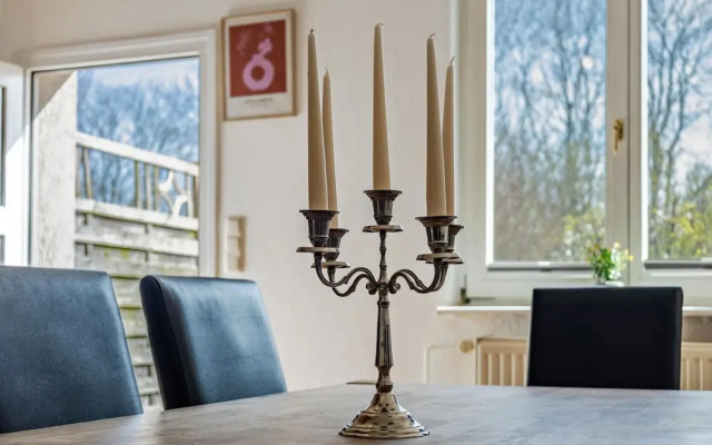 Apartment by Lake Muritz With Marina Views