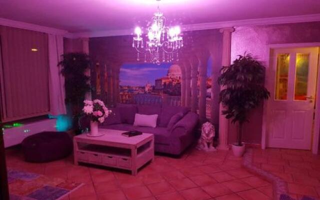 Whirlpool Suite Marrakesch-Lounge