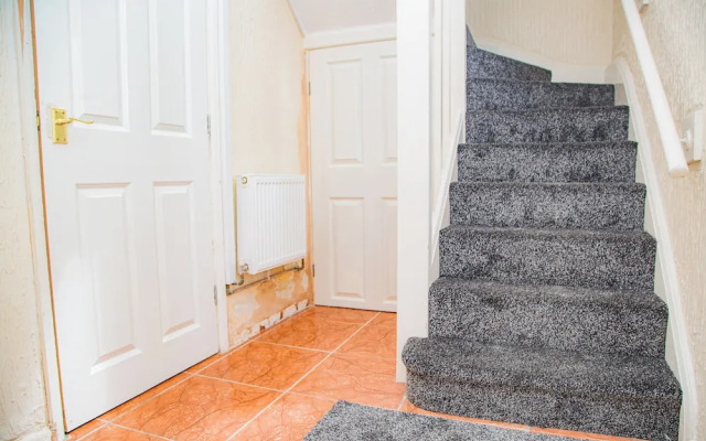2bed House- Dudley-garden-wifi-tv