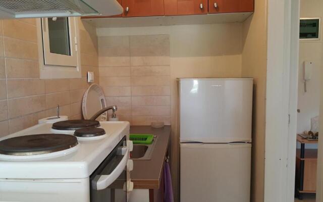 Seaview Studio Flat in Central Halkis