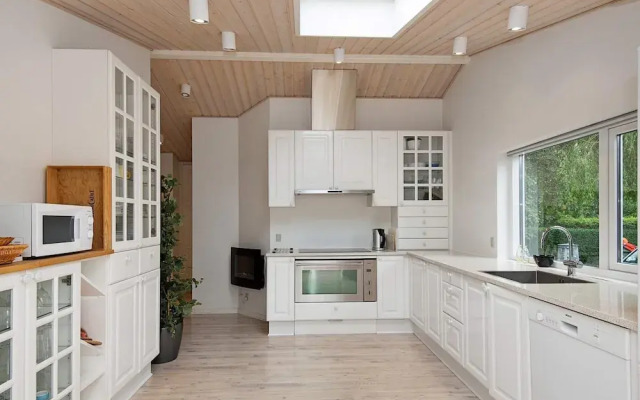 10 Person Holiday Home in Juelsminde-by Traum