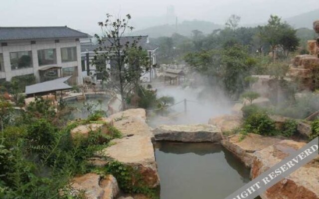 Xiantanshan Hot Spring Town