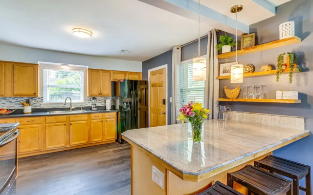 Pet-friendly Pensacola Home w/ Sunny Backyard!