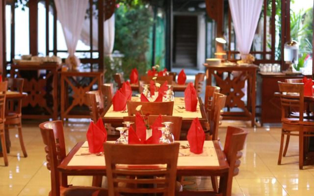 Cakra Kembang Hotel