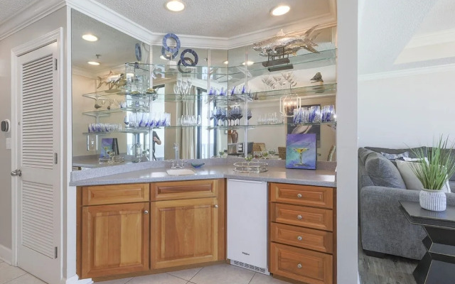 Phoenix Ix 602 2 Bedroom Condo