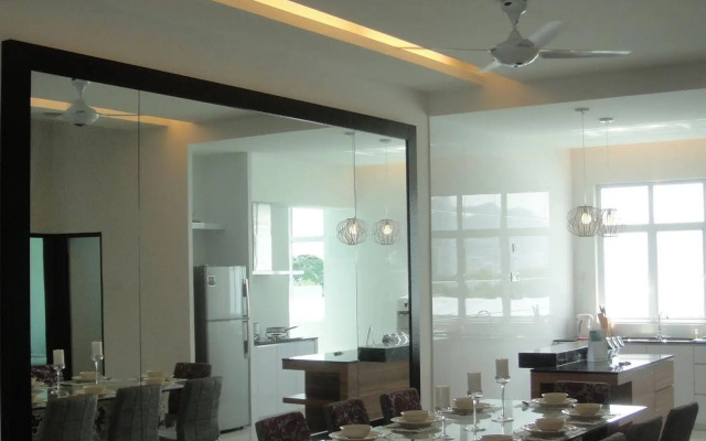 Shamrock Beach Villas Penang Seaview
