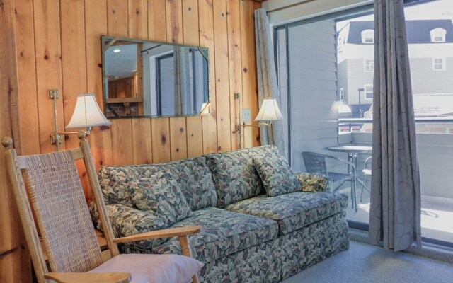 Ski Lodge Studio Studio Bedroom Condo by RedAwning