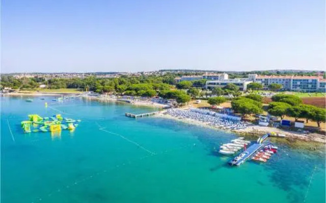 Six Bedroom Holiday Home in Medulin