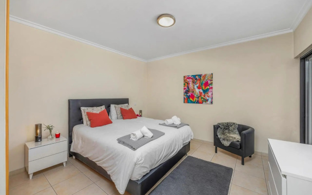 Central Penthouse Apartment w Seaview