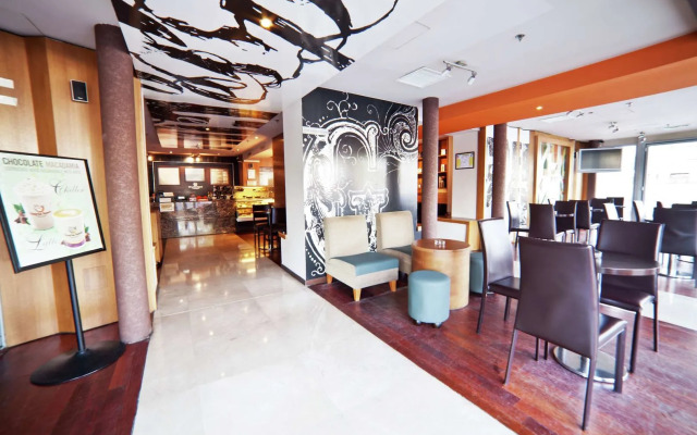 Bucharest Unirii Square