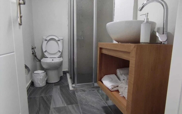 1989 Hotel Sebat