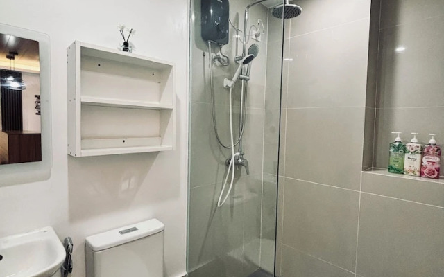 A Smooth & Cozy City Loft