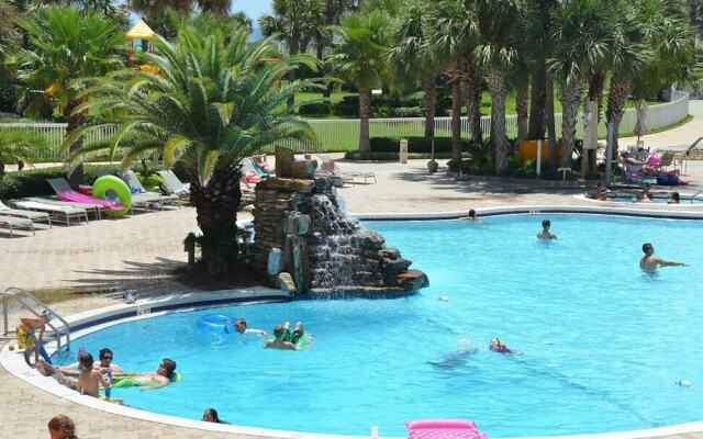 The Gem - 3 Br condo by RedAwning