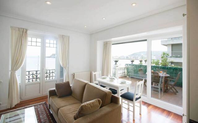 BREATHTAKING TERRACE VIEWS - by SanSebastianApartments.es